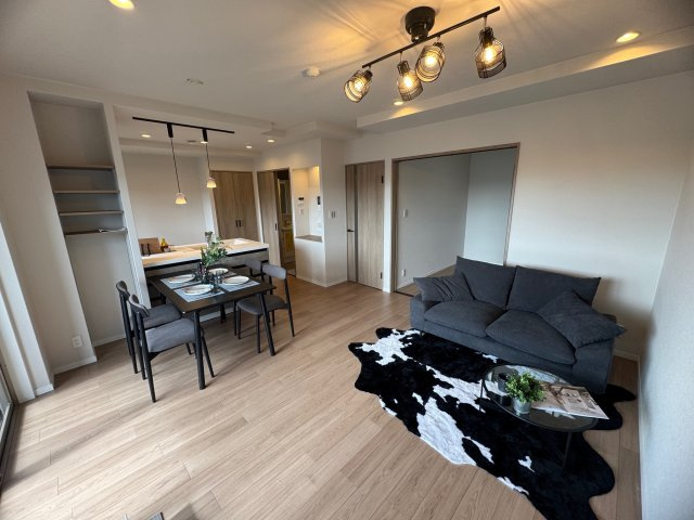 フローレンス加治屋町の居間・リビング|ゆったり過ごせる居間です