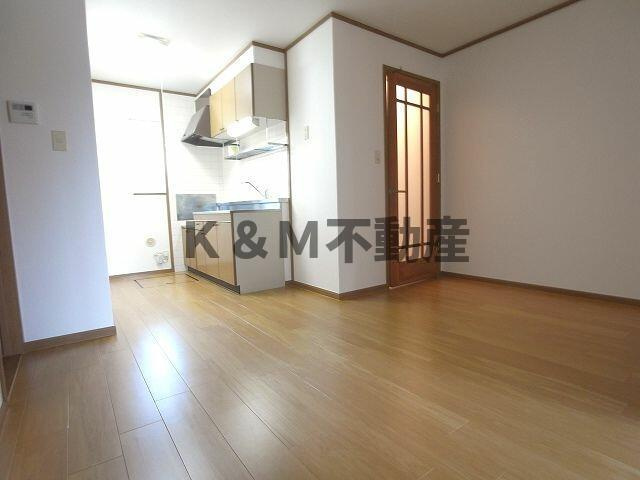 セントラルパークヒルズの居間・リビング| 