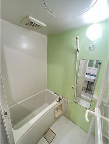 ノヴェル東別院の浴室