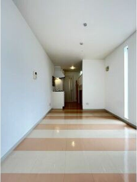 ノヴェル東別院の居間・リビング