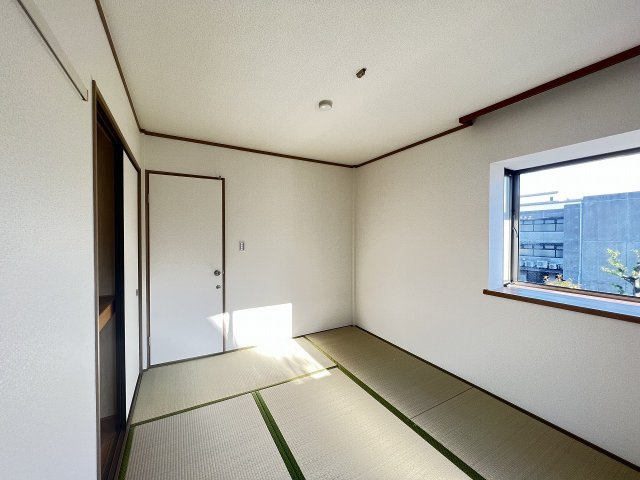 アニマン高槻阿武山の和室