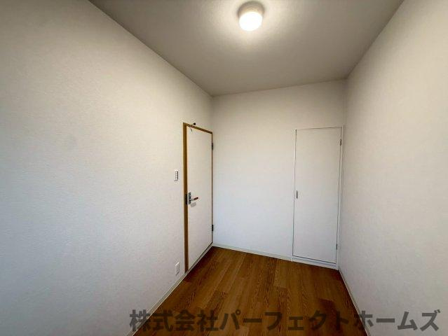 寝屋川サンハイツA棟の洋室|使い勝手のいい洋室です