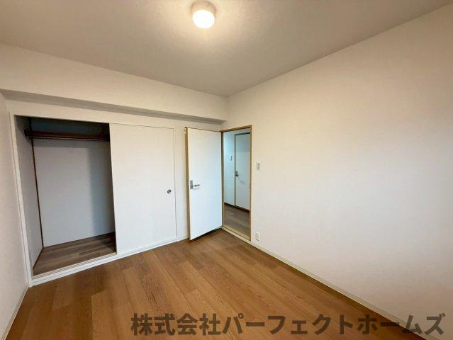 寝屋川サンハイツA棟の洋室|きれいな洋室です