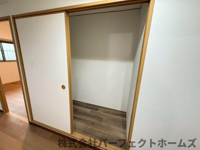 寝屋川サンハイツA棟の収納|便利な収納スペースです