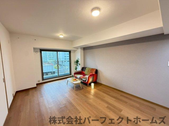 寝屋川サンハイツA棟の居間・リビング