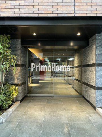 ラペルラ岩本町のエントランス