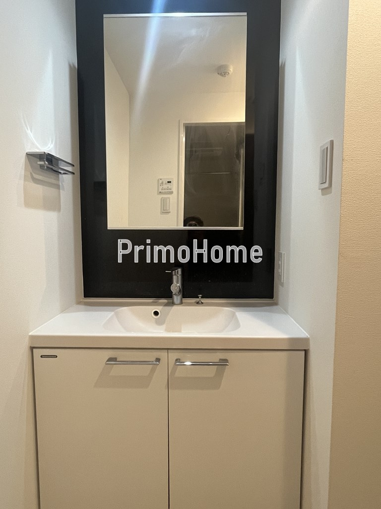 ラペルラ岩本町の独立洗面台