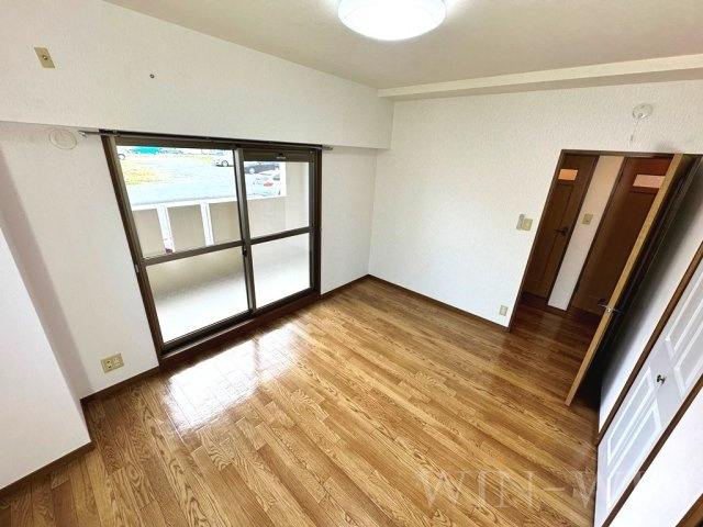 アンピレインの洋室