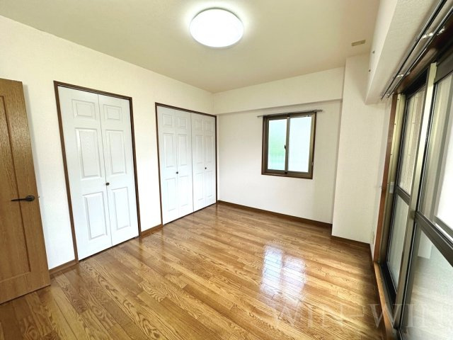 アンピレインの洋室