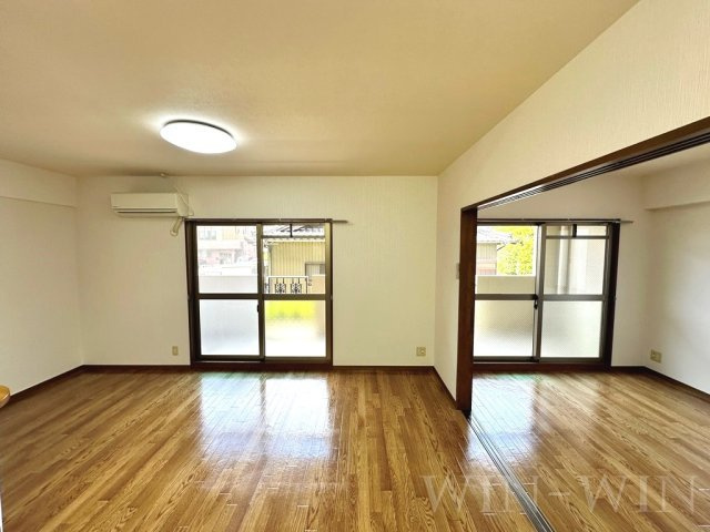 アンピレインの居間・リビング