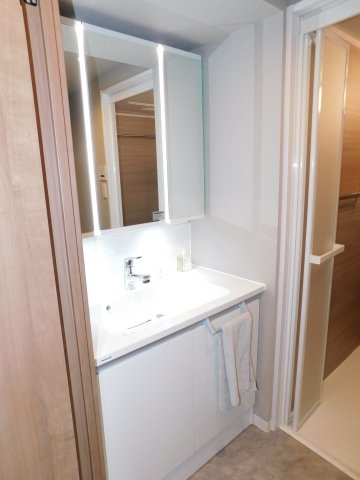 名古屋市中川区春田４丁目の中古マンションの独立洗面台|◇洗面台◇　　洗面化粧台新品交換　リネン収納完備　（２０２５年７月リノベーション済）