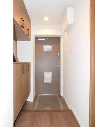 名古屋市中川区春田４丁目の中古マンションの玄関|◇玄関◇　　収納完備で玄関がスッキリと片付きます♪