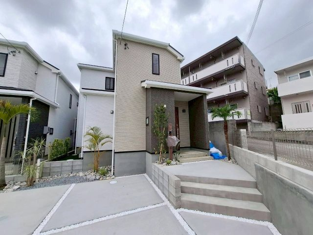 ハートフルタウン与那原町与那原　全2棟　A号棟の外観