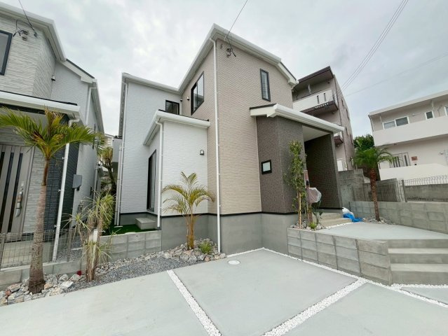 ハートフルタウン与那原町与那原　全2棟　A号棟の外観