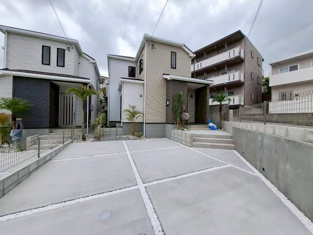 ハートフルタウン与那原町与那原　全2棟　A号棟の外観|駐車3台可能