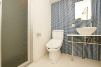 【トイレ】 | ルクレ堺筋本町レジデンス | 落ち着いた色調のトイレです