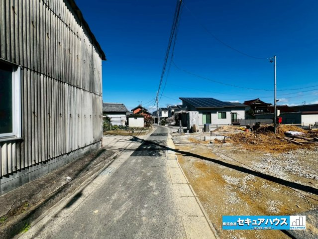 【同施工物件ご案内可能】愛知郡東郷町諸輪　全4棟の前面道路含む現地写真|事前予約にて現地ご見学いただけます！お気軽にお問い合わせください♪
■株式会社　セキュアハウス■
住宅ローンに強く、知識、経験豊富なスタッフ在籍
お客様に寄り添い、ご成約後もサポート致します。