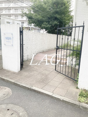 【エントランス】 | ミハス八幡山 | エントランスです。