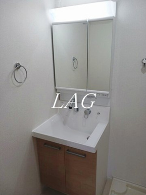 【洗面所】 | トロワグラース | 洗面台です。