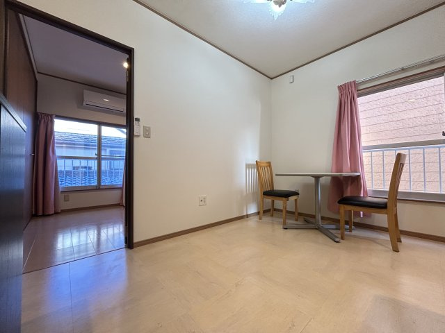 春日部市小渕の賃貸マンションの居間・リビング