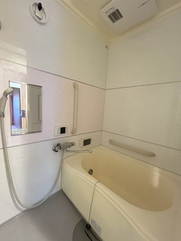 春日部市小渕の賃貸マンションの浴室