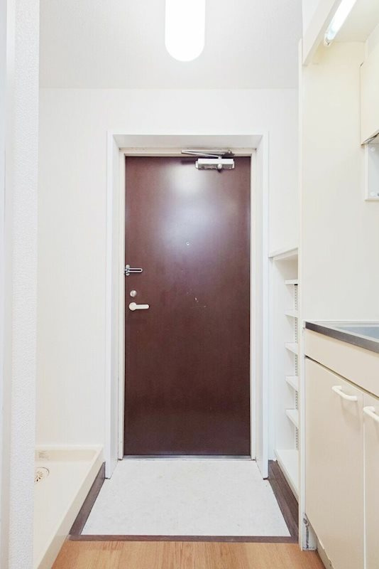 メインステージ西国分寺壱番館の玄関