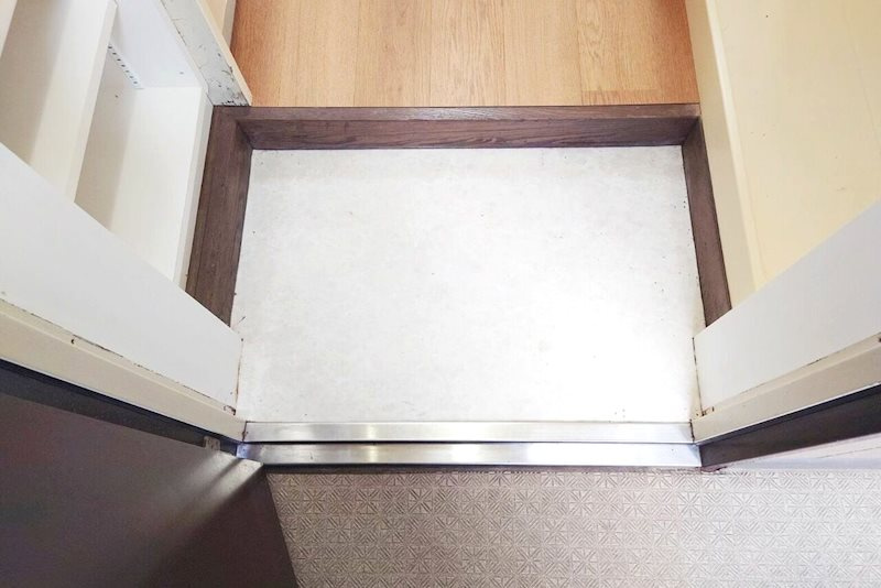 メインステージ西国分寺壱番館の玄関