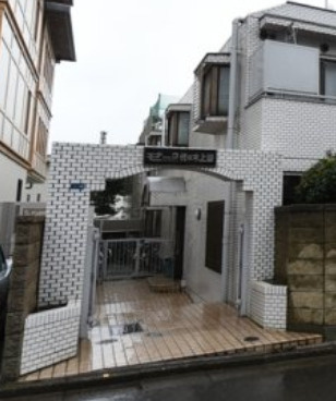 モナークマンション代々木上原のエントランス