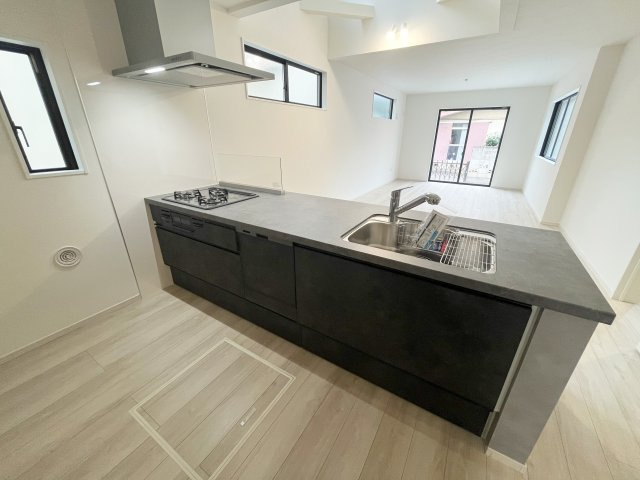 北中3丁目のキッチン|統一感のあるキッチンは高級感抜群！対面キッチンも大人気♪
