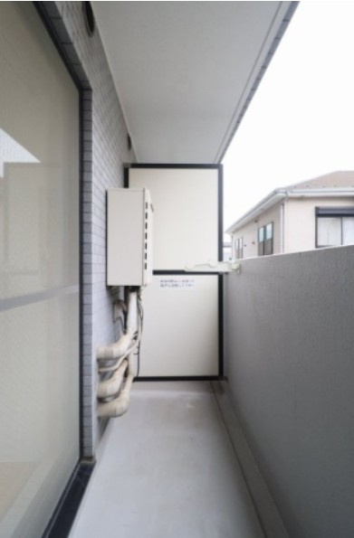 ルーブル野方のバルコニー