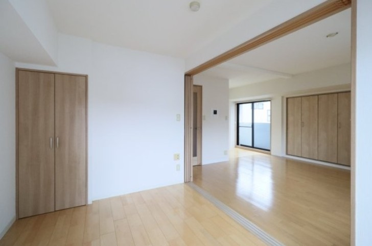 ルーブル野方の寝室