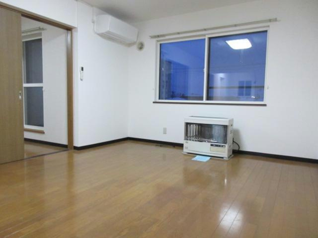 ピュアライフ115の居間・リビング