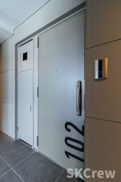 【玄関】 | ヴァロータ氷川台