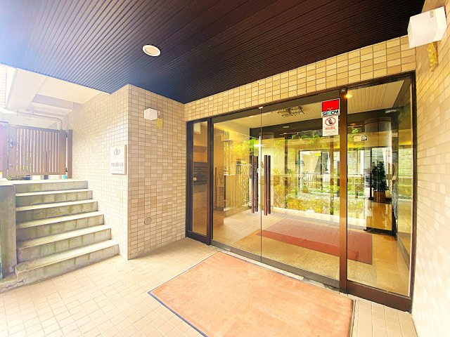 クリオ強羅一番館のエントランス