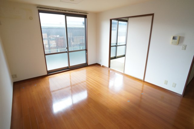 ベルローズの居間・リビング