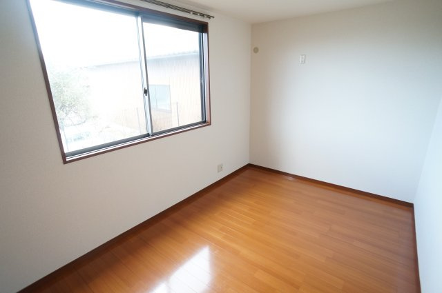 ベルローズの洋室