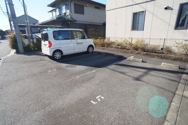 ベルローズの駐車場