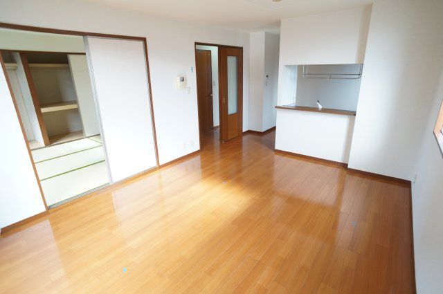 ベルローズの居間・リビング