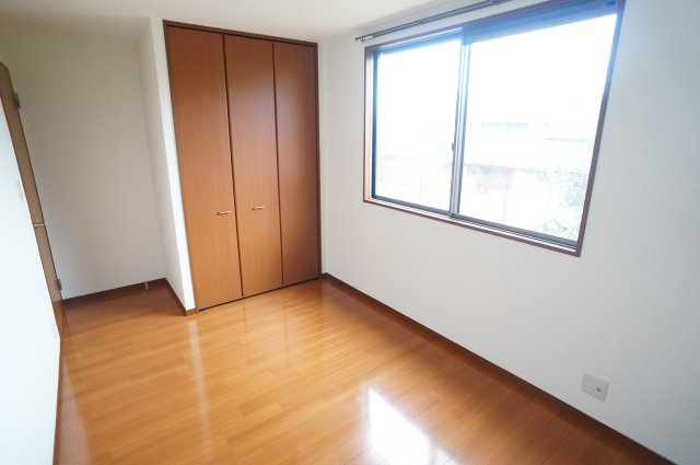 ベルローズの洋室