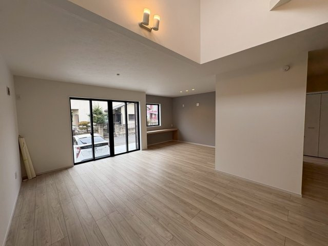 鶴ヶ島市五味ヶ谷　新築分譲　東武東上線『鶴ヶ島駅』徒歩13分　【杉下小学区】の居間・リビング