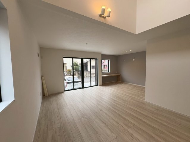 鶴ヶ島市五味ヶ谷　新築分譲　東武東上線『鶴ヶ島駅』徒歩13分　【杉下小学区】の居間・リビング