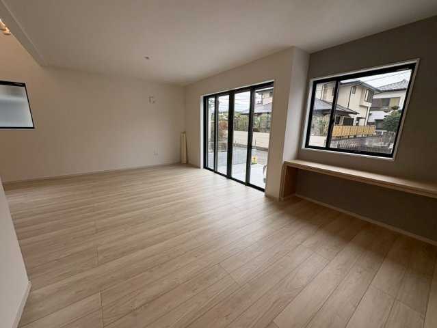 鶴ヶ島市五味ヶ谷　新築分譲　東武東上線『鶴ヶ島駅』徒歩13分　【杉下小学区】の居間・リビング