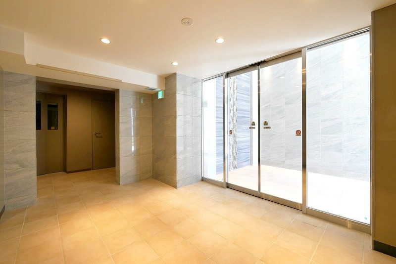 PREMIUM CUBE 新宿中井の外観