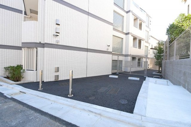 PREMIUM CUBE 新宿中井の外観