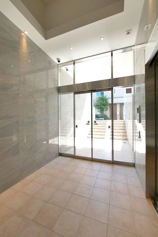 PREMIUM CUBE 新宿中井の外観