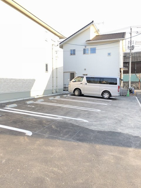 【駐車場】