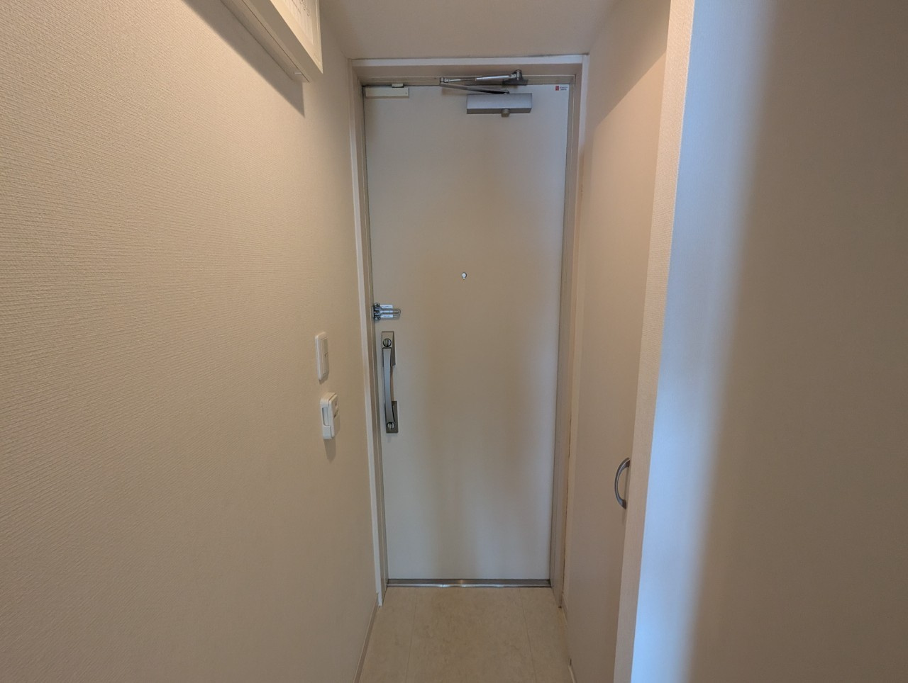 リブリ・曽根ハイムの玄関