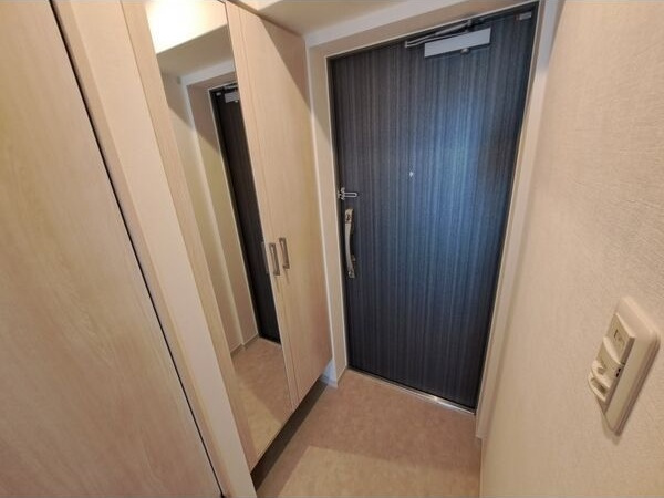 スプランディッド中之島DUEの玄関