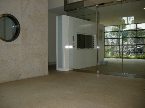 メイクスデザイン東陽町のエントランス