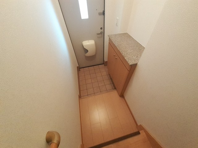 プラッツくみのきの玄関